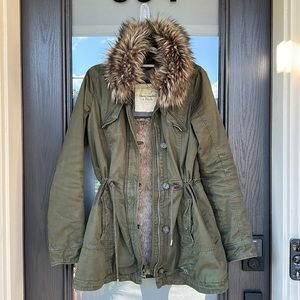 *vintage* Abercrombie & Fitch green jacket with removable fur collar